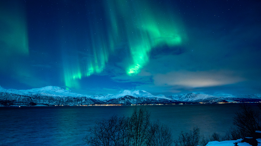 Northern Lights mountains, Norway